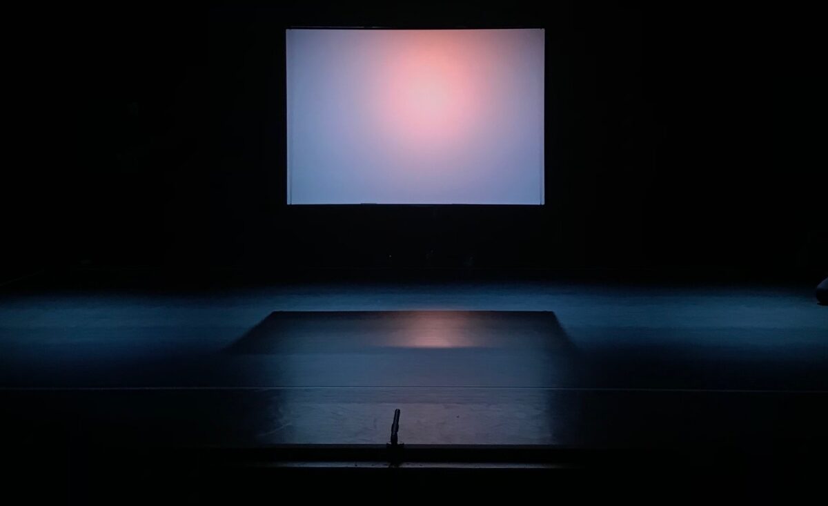 Plateau de ALL (à la lisière) Marie Cambois La distilerie collective - lumière de Jean-Gabriel Valot